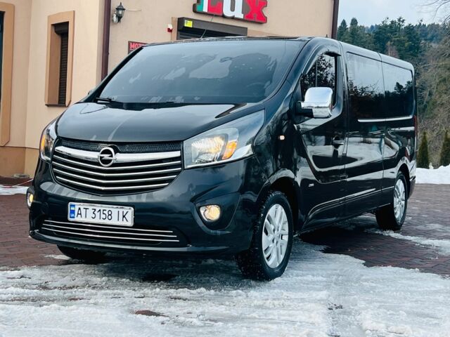 Черный Опель Виваро, объемом двигателя 1.6 л и пробегом 270 тыс. км за 14600 $, фото 1 на Automoto.ua