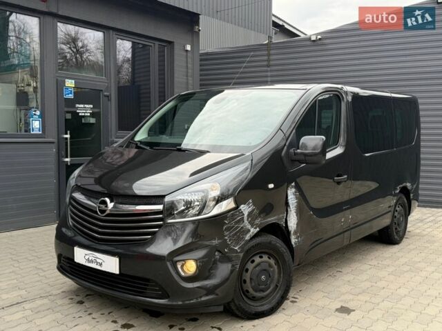 Чорний Опель Віваро, об'ємом двигуна 1.6 л та пробігом 220 тис. км за 14800 $, фото 1 на Automoto.ua