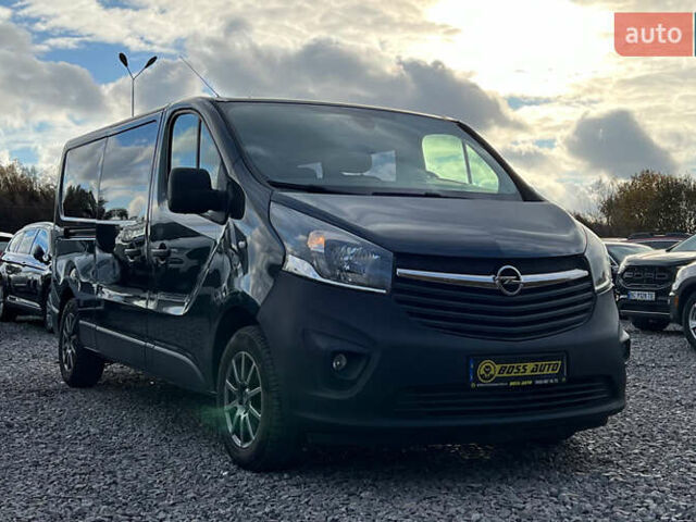 Черный Опель Виваро, объемом двигателя 1.6 л и пробегом 270 тыс. км за 17300 $, фото 1 на Automoto.ua