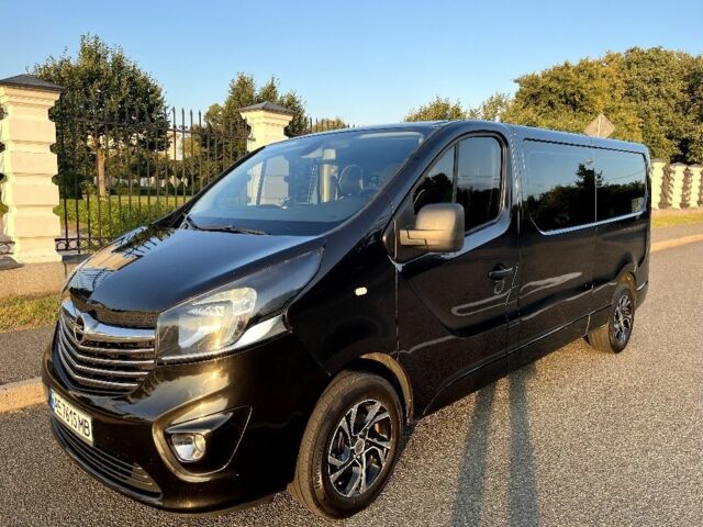 Чорний Опель Віваро, об'ємом двигуна 1.6 л та пробігом 320 тис. км за 15500 $, фото 1 на Automoto.ua