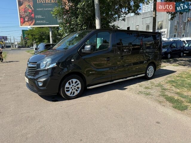 Чорний Опель Віваро, об'ємом двигуна 1.6 л та пробігом 244 тис. км за 16500 $, фото 1 на Automoto.ua
