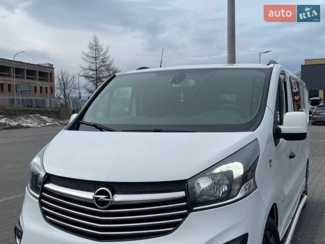 Чорний Опель Віваро, об'ємом двигуна 1.6 л та пробігом 330 тис. км за 10999 $, фото 1 на Automoto.ua