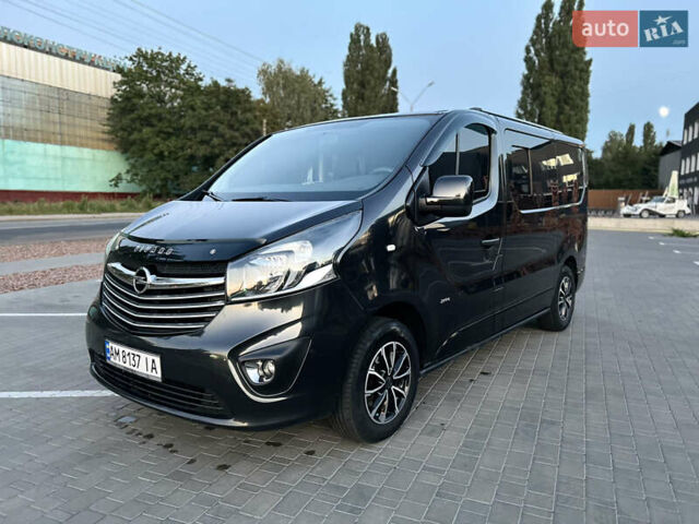 Черный Опель Виваро, объемом двигателя 1.6 л и пробегом 120 тыс. км за 15500 $, фото 1 на Automoto.ua