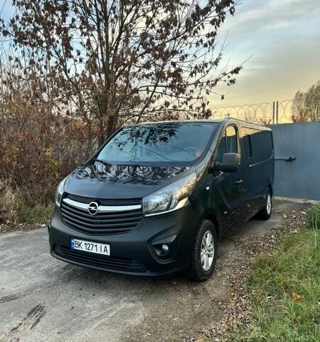 Черный Опель Виваро, объемом двигателя 1.6 л и пробегом 310 тыс. км за 16500 $, фото 1 на Automoto.ua