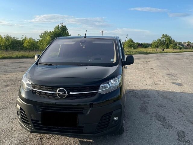 Черный Опель Виваро, объемом двигателя 2 л и пробегом 175 тыс. км за 18100 $, фото 1 на Automoto.ua