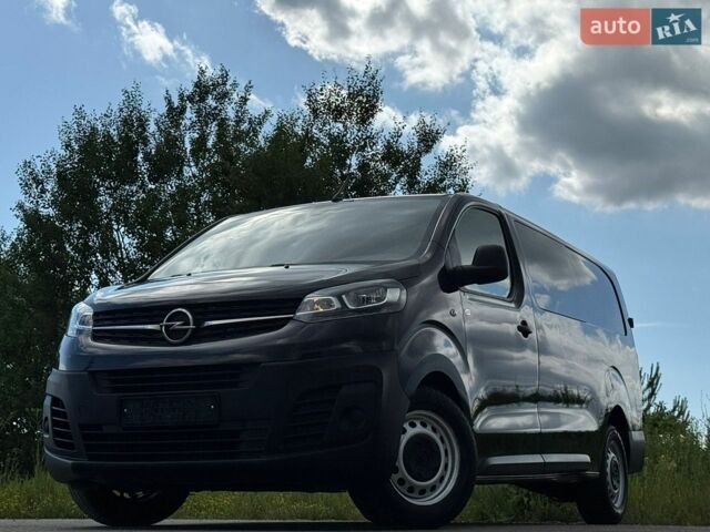 Черный Опель Виваро, объемом двигателя 2 л и пробегом 185 тыс. км за 24800 $, фото 1 на Automoto.ua