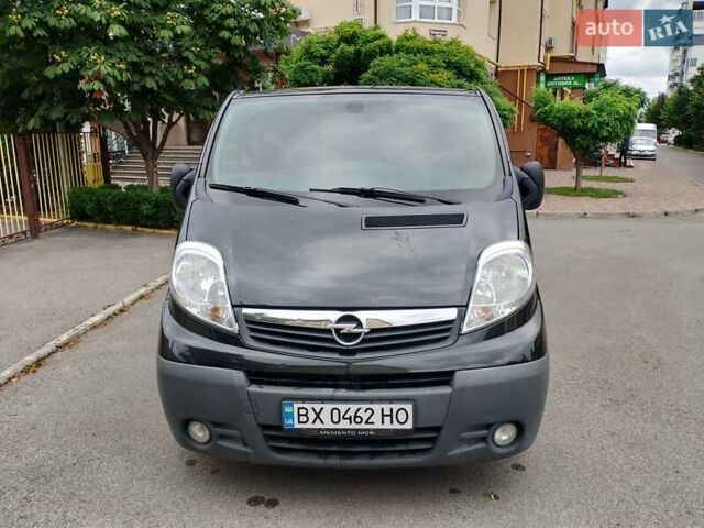 Черный Опель Виваро, объемом двигателя 2 л и пробегом 234 тыс. км за 15000 $, фото 1 на Automoto.ua