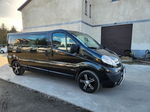 Черный Опель Виваро, объемом двигателя 2 л и пробегом 217 тыс. км за 14700 $, фото 1 на Automoto.ua