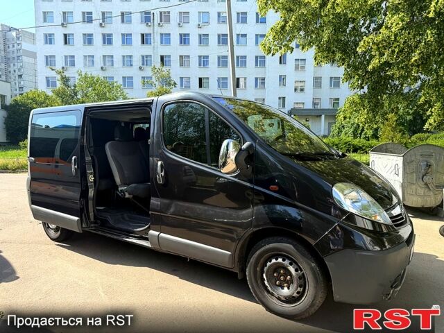 Черный Опель Виваро, объемом двигателя 2.5 л и пробегом 340 тыс. км за 9000 $, фото 1 на Automoto.ua