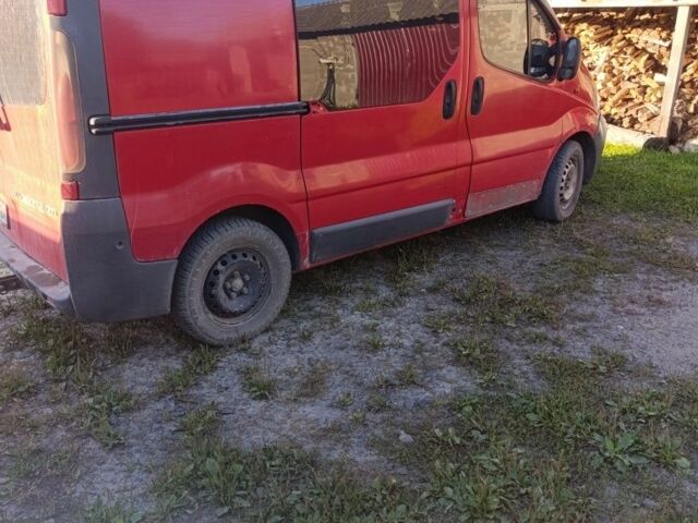 Красный Опель Виваро, объемом двигателя 1.9 л и пробегом 275 тыс. км за 4500 $, фото 1 на Automoto.ua