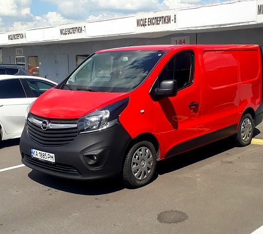 Красный Опель Виваро, объемом двигателя 1.6 л и пробегом 150 тыс. км за 13900 $, фото 1 на Automoto.ua