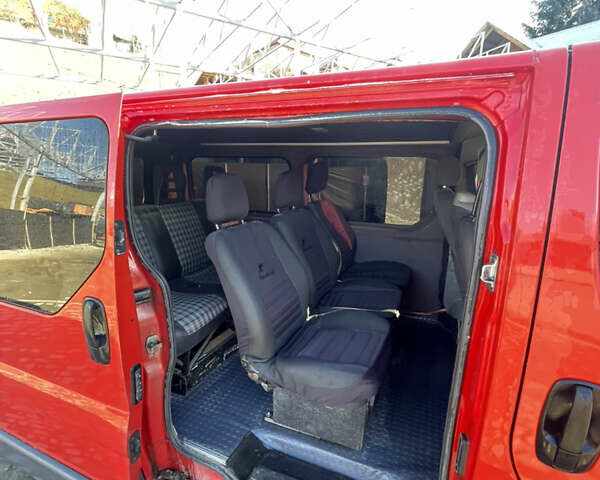 Красный Опель Виваро, объемом двигателя 1.9 л и пробегом 381 тыс. км за 6200 $, фото 1 на Automoto.ua