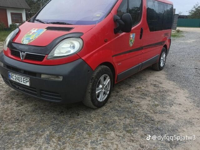 Червоний Опель Віваро, об'ємом двигуна 2.5 л та пробігом 599 тис. км за 6500 $, фото 1 на Automoto.ua