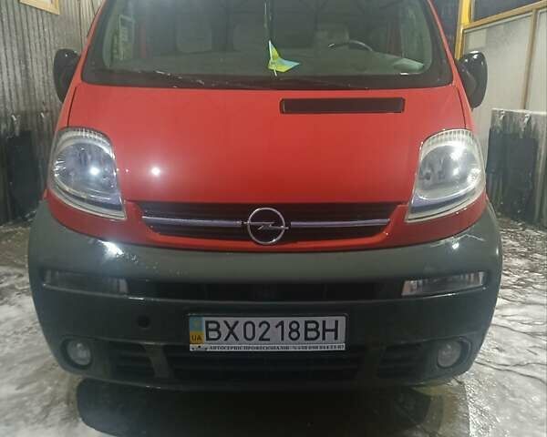 Красный Опель Виваро, объемом двигателя 1.9 л и пробегом 364 тыс. км за 6900 $, фото 1 на Automoto.ua