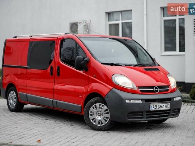 Червоний Опель Віваро, об'ємом двигуна 1.87 л та пробігом 400 тис. км за 8300 $, фото 1 на Automoto.ua