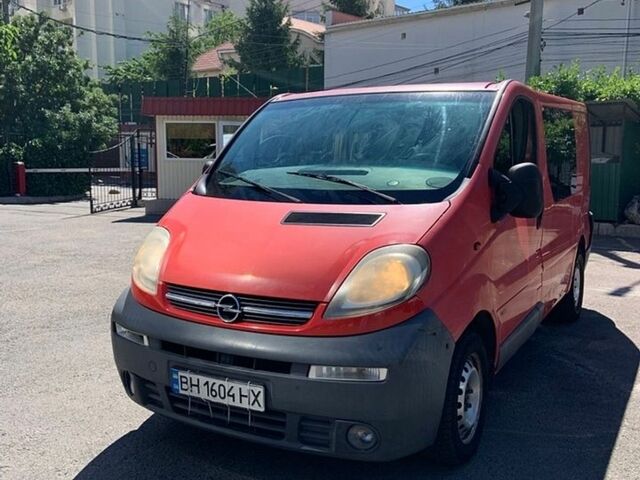 Червоний Опель Віваро, об'ємом двигуна 1.9 л та пробігом 290 тис. км за 3999 $, фото 1 на Automoto.ua
