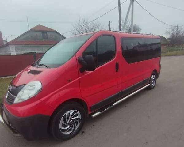 Червоний Опель Віваро, об'ємом двигуна 2 л та пробігом 231 тис. км за 10700 $, фото 1 на Automoto.ua