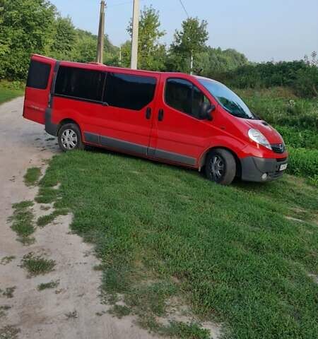 Красный Опель Виваро, объемом двигателя 2 л и пробегом 260 тыс. км за 11500 $, фото 1 на Automoto.ua