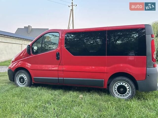 Червоний Опель Віваро, об'ємом двигуна 2 л та пробігом 195 тис. км за 13700 $, фото 1 на Automoto.ua