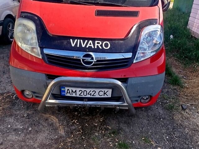 Червоний Опель Віваро, об'ємом двигуна 2 л та пробігом 186 тис. км за 4000 $, фото 1 на Automoto.ua