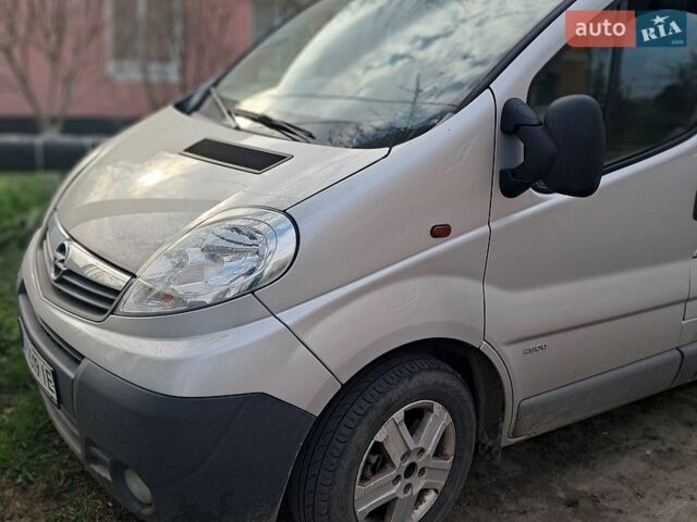 Опель Виваро, объемом двигателя 2 л и пробегом 310 тыс. км за 13800 $, фото 1 на Automoto.ua