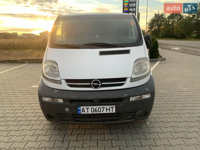 Опель Виваро, объемом двигателя 2.5 л и пробегом 454 тыс. км за 5100 $, фото 1 на Automoto.ua