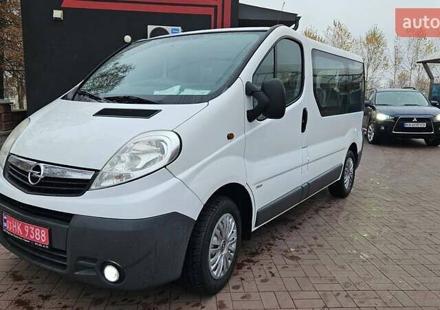 Опель Віваро, об'ємом двигуна 2 л та пробігом 207 тис. км за 14700 $, фото 1 на Automoto.ua