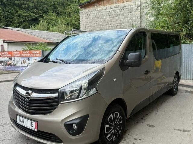 Опель Виваро, объемом двигателя 0 л и пробегом 300 тыс. км за 14900 $, фото 1 на Automoto.ua