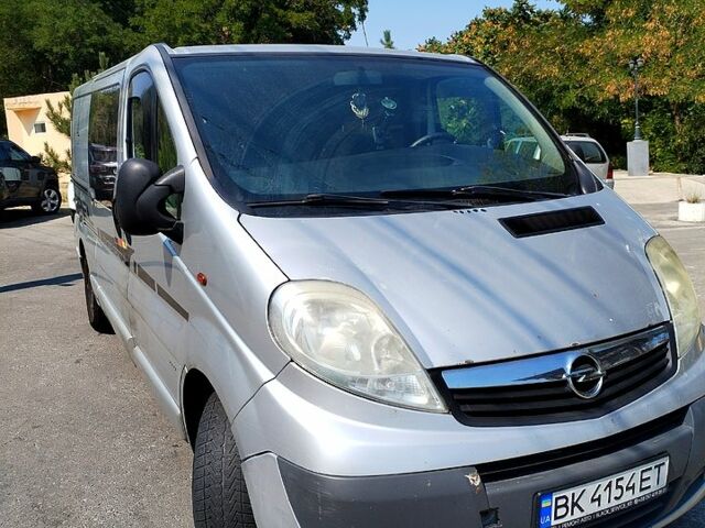 Опель Виваро, объемом двигателя 2.5 л и пробегом 350 тыс. км за 8400 $, фото 1 на Automoto.ua