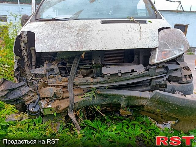 Опель Виваро, объемом двигателя 2 л и пробегом 690 тыс. км за 3500 $, фото 1 на Automoto.ua