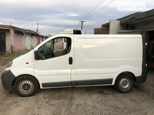 Білий Опель Віваро пас., об'ємом двигуна 0 л та пробігом 200 тис. км за 4000 $, фото 1 на Automoto.ua
