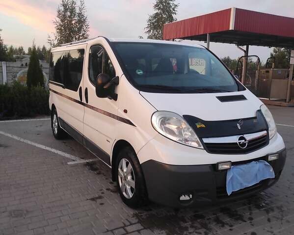 Білий Опель Віваро пас., об'ємом двигуна 2 л та пробігом 380 тис. км за 8500 $, фото 1 на Automoto.ua