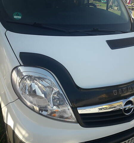 Білий Опель Віваро пас., об'ємом двигуна 2.5 л та пробігом 246 тис. км за 12200 $, фото 1 на Automoto.ua