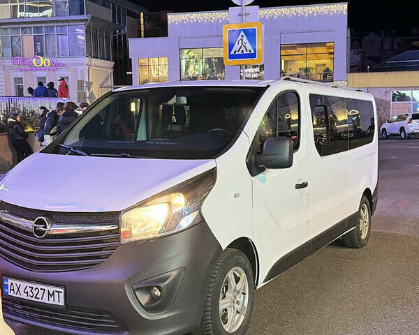 Білий Опель Віваро пас., об'ємом двигуна 1.6 л та пробігом 90 тис. км за 20500 $, фото 1 на Automoto.ua