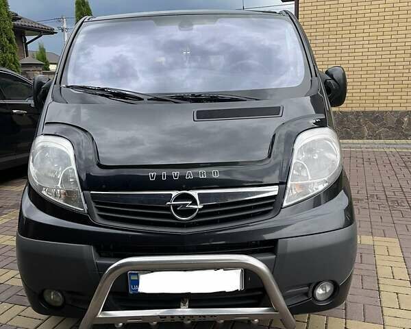 Чорний Опель Віваро пас., об'ємом двигуна 2.2 л та пробігом 396 тис. км за 15500 $, фото 1 на Automoto.ua