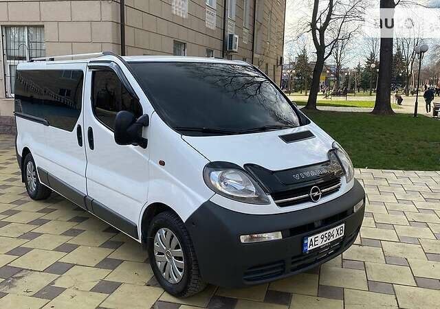 Опель Виваро пасс., объемом двигателя 1.9 л и пробегом 280 тыс. км за 7699 $, фото 1 на Automoto.ua