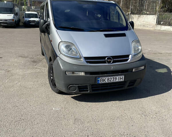 Опель Виваро пасс., объемом двигателя 2.46 л и пробегом 364 тыс. км за 7500 $, фото 1 на Automoto.ua