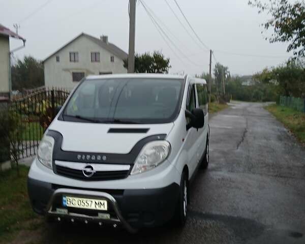 Опель Виваро пасс., объемом двигателя 2 л и пробегом 272 тыс. км за 8550 $, фото 1 на Automoto.ua