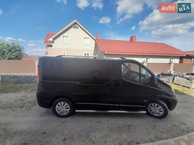 Опель Виваро пасс., объемом двигателя 2 л и пробегом 240 тыс. км за 10000 $, фото 1 на Automoto.ua