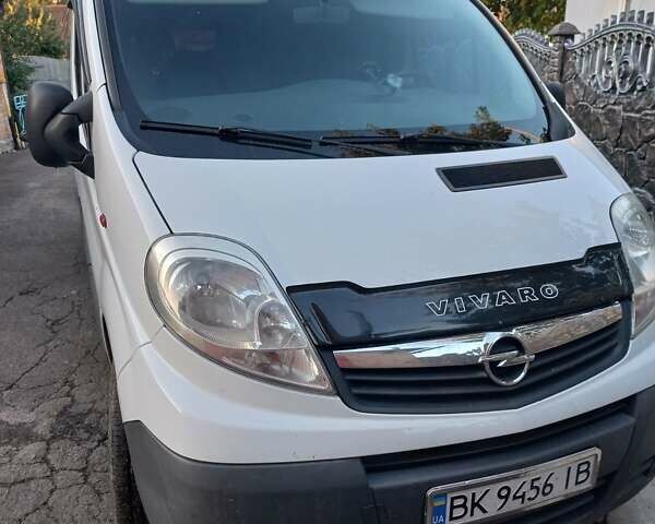 Опель Віваро пас., об'ємом двигуна 2 л та пробігом 235 тис. км за 12900 $, фото 1 на Automoto.ua