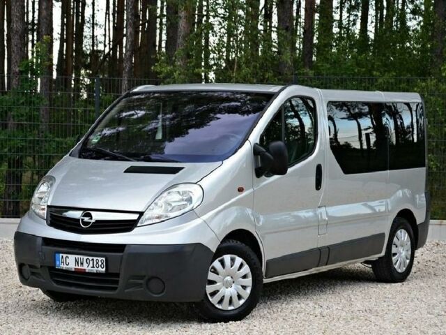 Сірий Опель Віваро пас., об'ємом двигуна 2 л та пробігом 230 тис. км за 2700 $, фото 1 на Automoto.ua