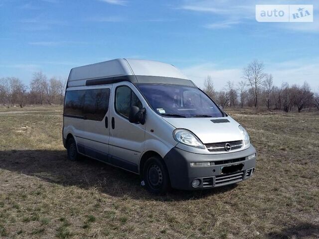 Сірий Опель Віваро пас., об'ємом двигуна 2.5 л та пробігом 230 тис. км за 8000 $, фото 1 на Automoto.ua