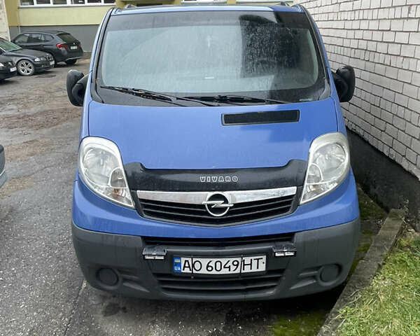 Синий Опель Виваро пасс., объемом двигателя 2 л и пробегом 588 тыс. км за 8300 $, фото 1 на Automoto.ua