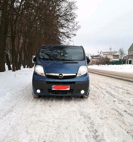 Синій Опель Віваро пас., об'ємом двигуна 2.5 л та пробігом 250 тис. км за 9999 $, фото 1 на Automoto.ua