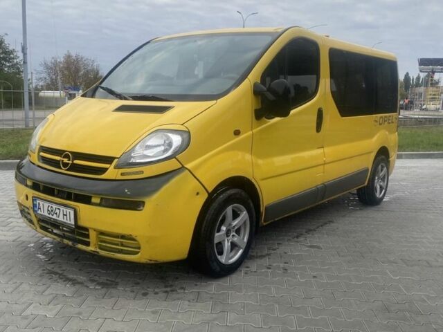 Желтый Опель Виваро, объемом двигателя 1.9 л и пробегом 200 тыс. км за 4999 $, фото 1 на Automoto.ua