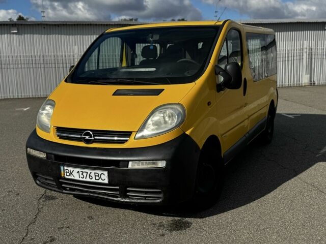 Желтый Опель Виваро, объемом двигателя 1.9 л и пробегом 233 тыс. км за 5100 $, фото 1 на Automoto.ua