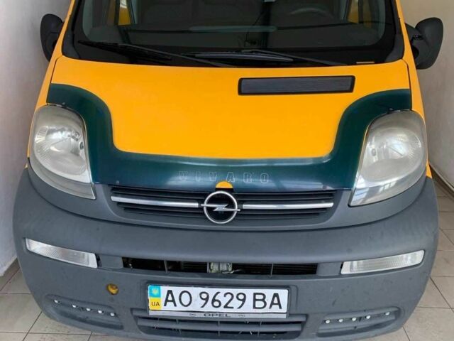 Желтый Опель Виваро, объемом двигателя 1.9 л и пробегом 240 тыс. км за 7200 $, фото 1 на Automoto.ua