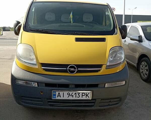 Желтый Опель Виваро, объемом двигателя 1.87 л и пробегом 330 тыс. км за 6600 $, фото 1 на Automoto.ua