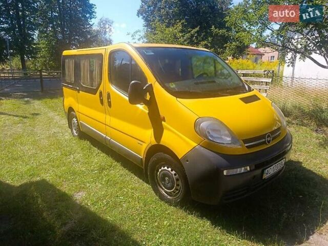 Желтый Опель Виваро, объемом двигателя 1.9 л и пробегом 200 тыс. км за 6500 $, фото 1 на Automoto.ua