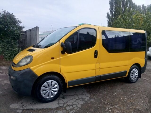 Желтый Опель Виваро, объемом двигателя 1.9 л и пробегом 210 тыс. км за 6500 $, фото 1 на Automoto.ua